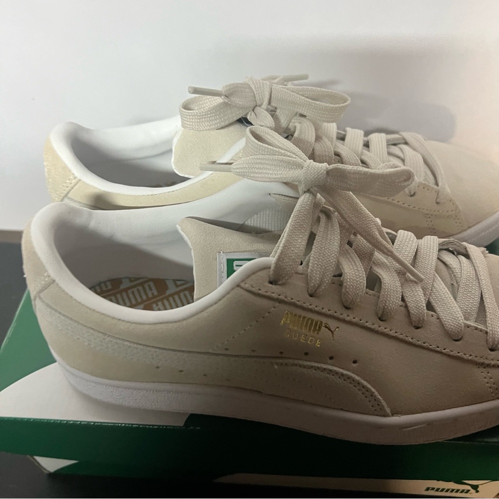 Puma Suede Low-Top Sneakers in Light Beige with White Sole - Picture 5 of 8